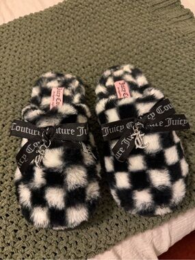 Juicy Couture Black & White Check Faux Fur Slide slippers